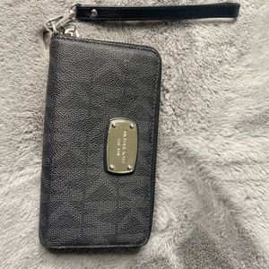 Michael Kors Wallet. **SOLD**